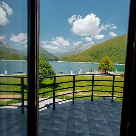 Piva Lake Plužine Buitenkant foto